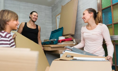 Sturdy packing boxes and materials for Shoreditch moves