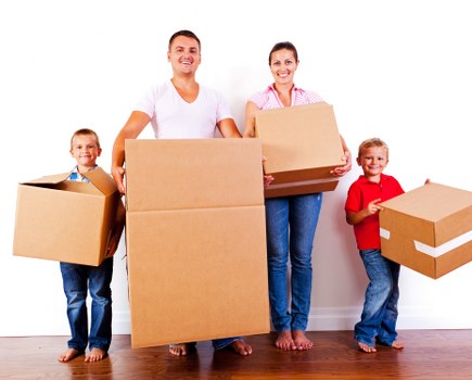 Loading and transport service with movers handling items carefully