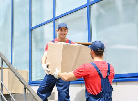 Team preparing a truck for a Shoreditch relocation