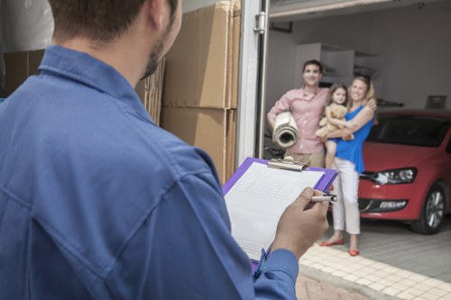 Local East London moving van service for homes and offices near Shoreditch