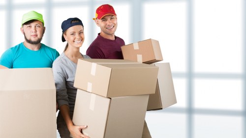 Urgent moving van ready for a Shoreditch property move
