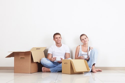 Local Shoreditch moving team managing packing for home or office