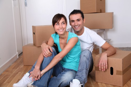 Removal van and apartment building in Shoreditch for flat moving