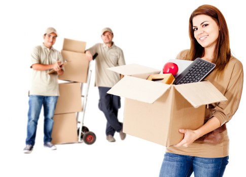 Free quote policy for a Shoreditch man and van move near a busy road